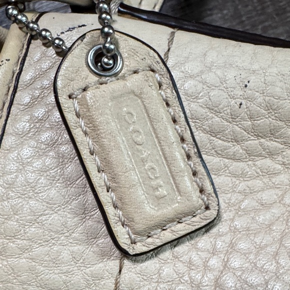 Vintage Coach Beige Crossbody Bag - Picture 9 of 16